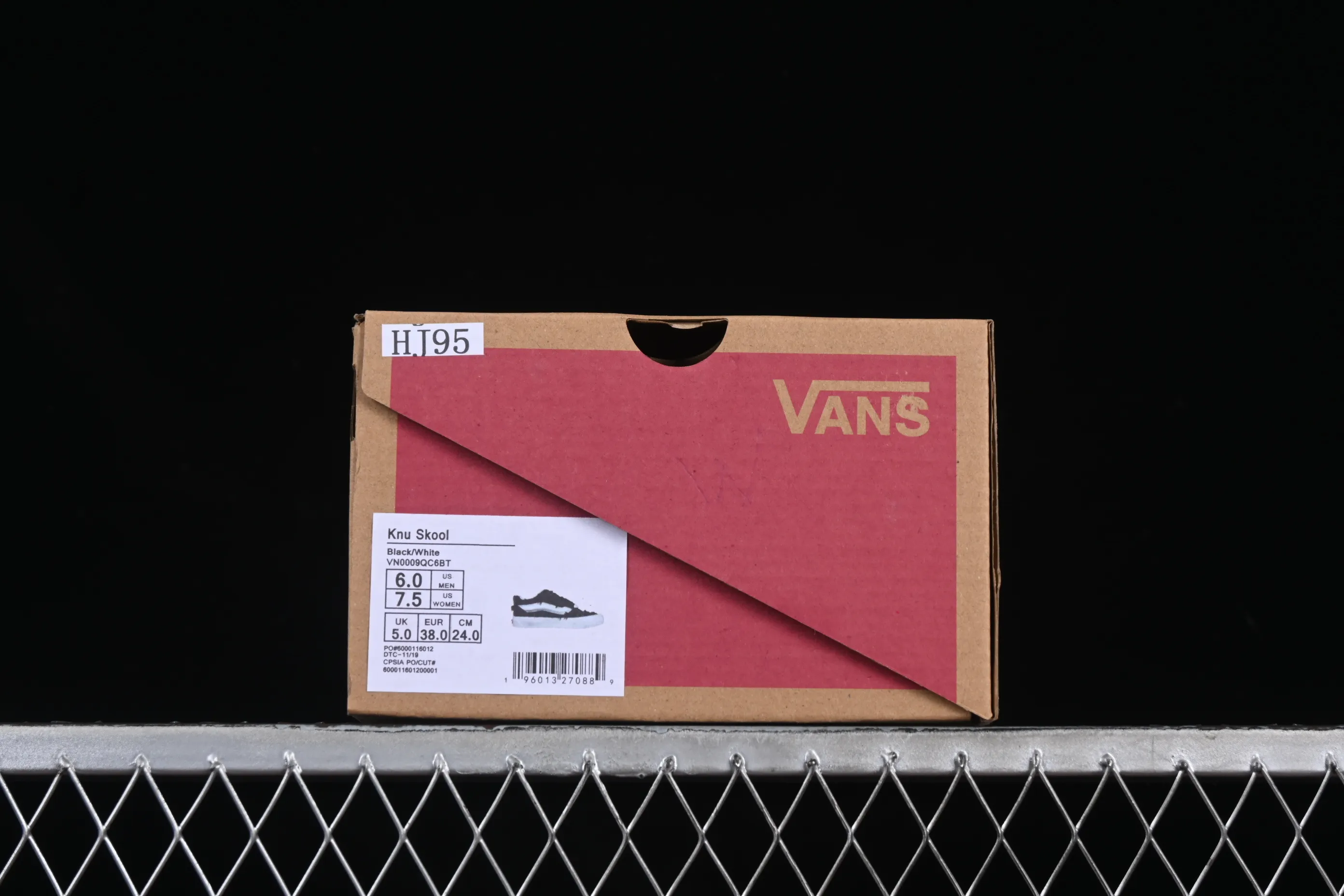All categories Vans Vans series Vans Low Vans low-top Vans Knu Skool Vans denim rag low-top retro casual fat bread shoes VN0009QC6BT